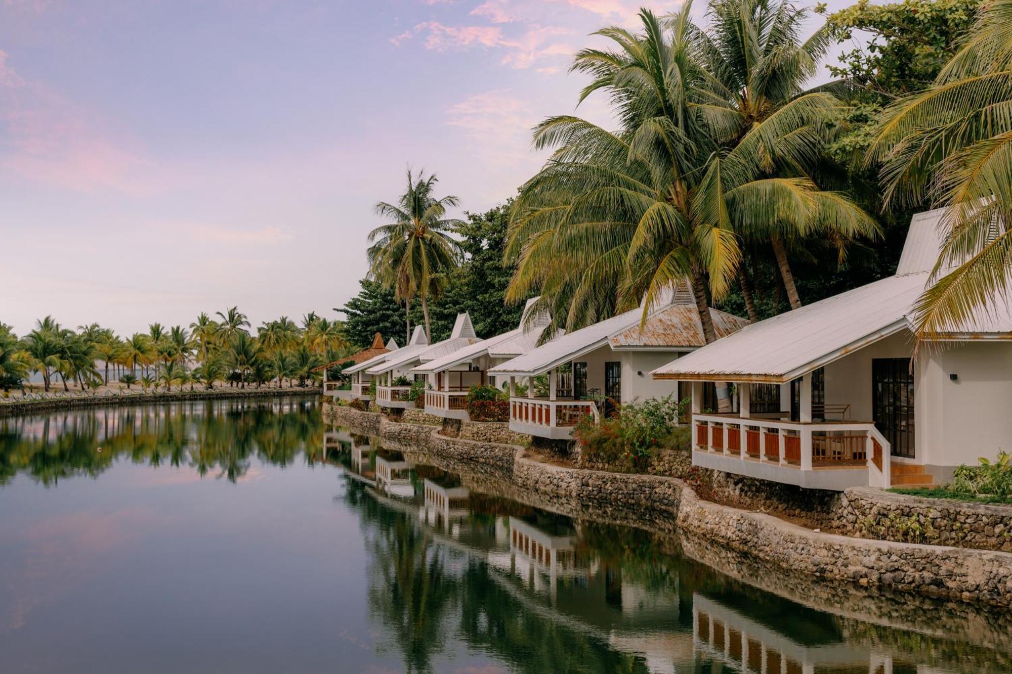 Golden Sands Destination Resorts Daanbantayan Exterior foto